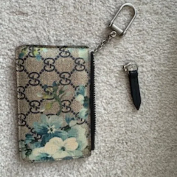 GG Supreme Monogram Blooms Key Ring Coin Case Beige Multicolor